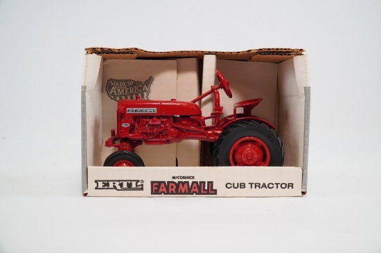FARMALL CUB TRACTOR TOY