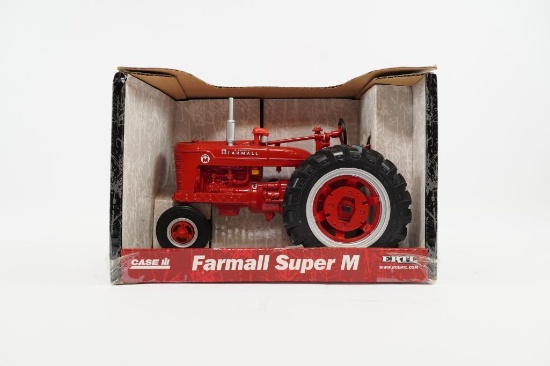FARMALL SUPER M TOY TRACTOR