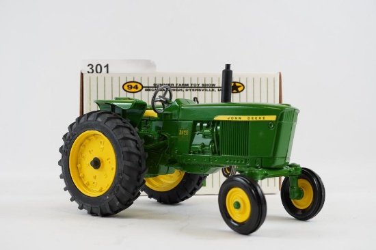 JOHN DEERE 3020 TOY TRACTOR