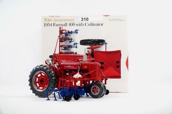 FARMALL 400 TOY TRACTOR