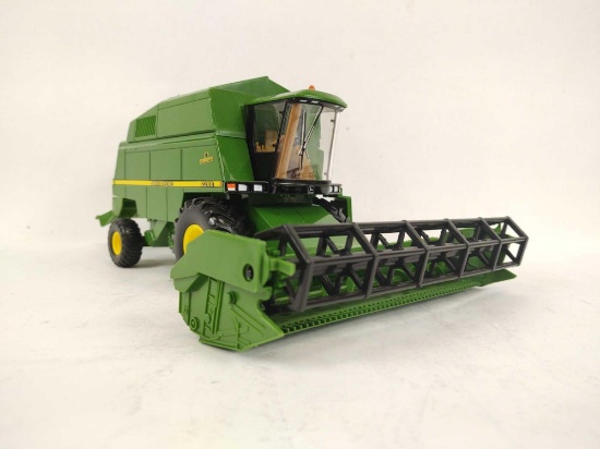 JOHN DEERE 2266 TOY COMBINE **NO BOX**
