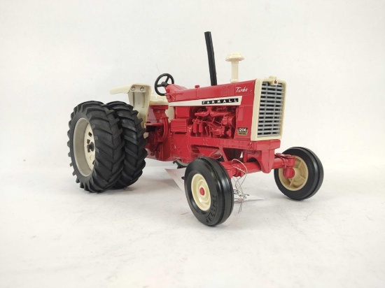FARMALL 1206 TOY TRACTOR