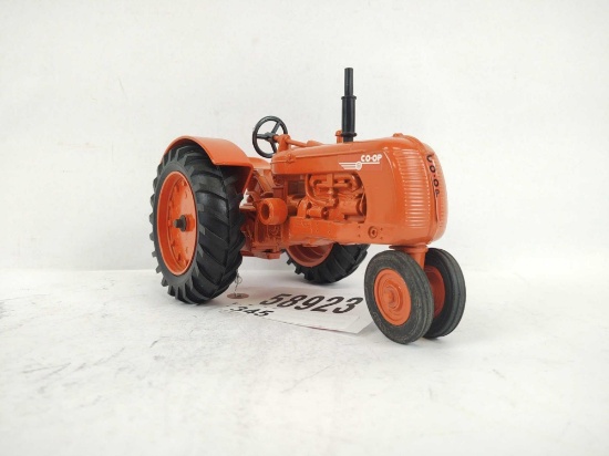 CO.0P E4 TOY TRACTOR