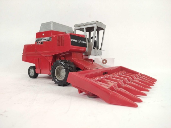 MASSEY FERGUSON 850 TOY COMBINE *NO BOX*
