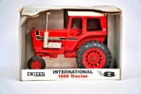 INTERNATIONAL 1568 TOY TRACTOR