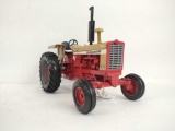 INTERNATIONAL 1026 TOY TRACTOR *NO BOX*