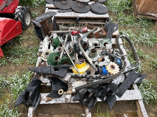 PALLET OF PLOW POINTS FOR JOHN DEERE DISC / RIPPER | Farm Equipment ...