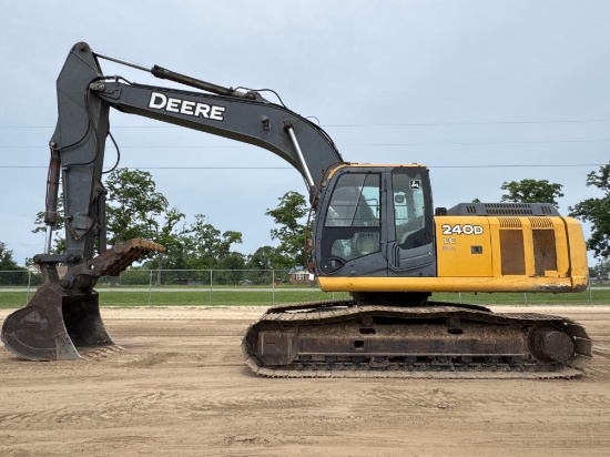 2010 JOHN DEERE 240D LC EXCAVATOR