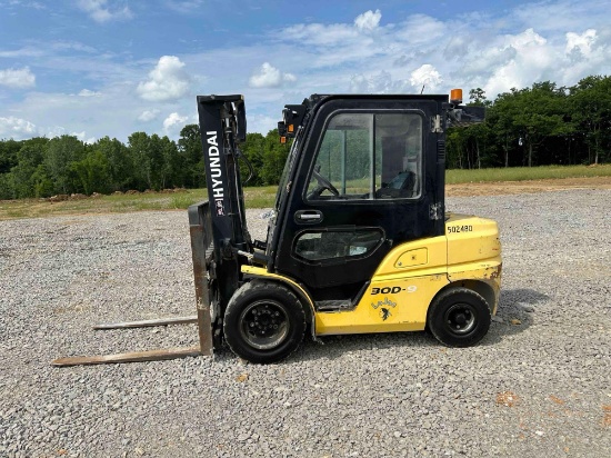 2016 HYUNDAI 30D-9 STRAIGHT MAST FORKLIFT