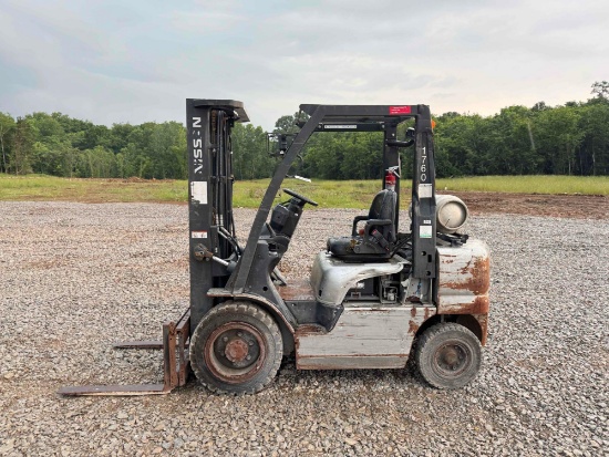 NISSAN MU1E2A25LV STRAIGHT MAST FORKLIFT