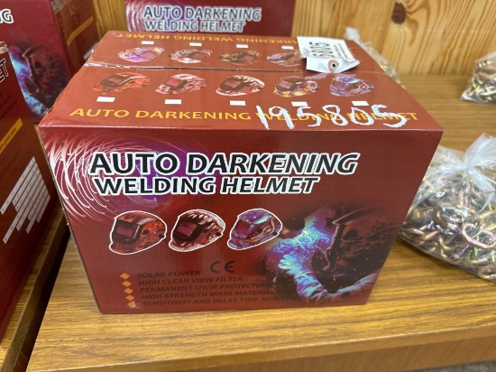 UNUSED AUTO DARKENING WELDING HELMET