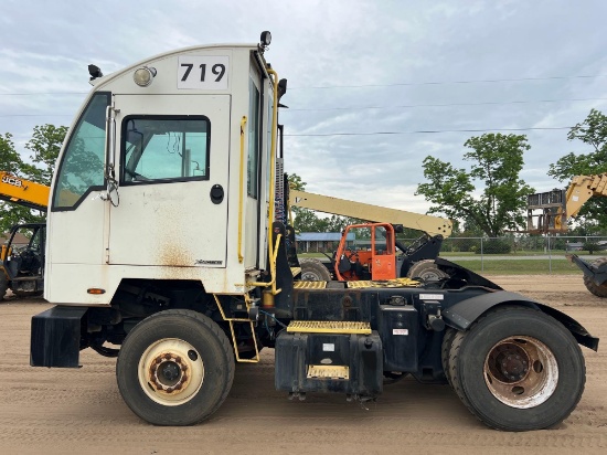 2016 AUTOCAR XSPOTTER S/A SPOTTER TRUCK