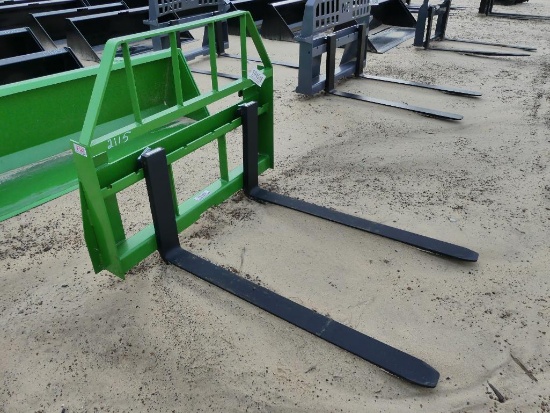 UNUSED KIVEL SKID STEER JOHN DEERE PALLET FORKS