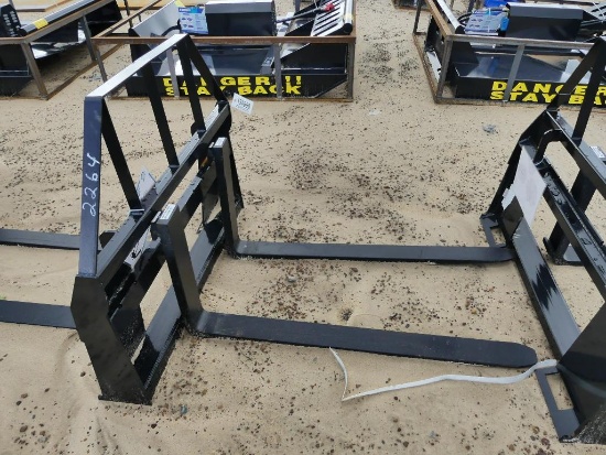 UNUSED AGT QUICK ATTACH MAST W/ 48" FORKS