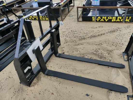 UNUSED AGT QUICK ATTACH MAST W/ 48" FORKS
