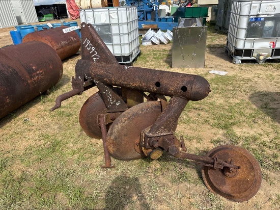MASSEY FERGUSON 2R PLOW