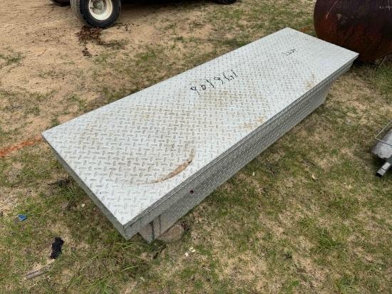 TRUCK BED TOOLBOX
