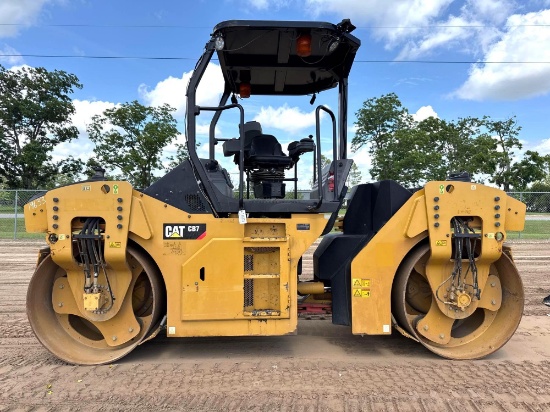 2018 CATERPILLAR CB7 DBL DRUM ROLLER