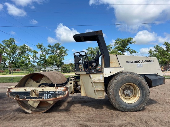 1999 INGERSOLL RAND SD-110D SMOOTH DRUM ROLLER