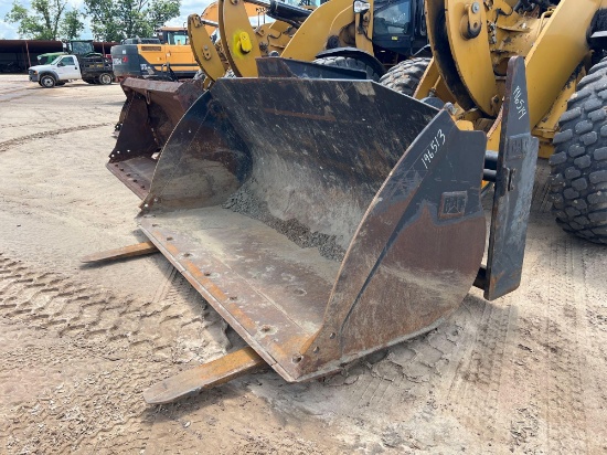 CATERPILLAR 938M WHEEL LOADER FORKS