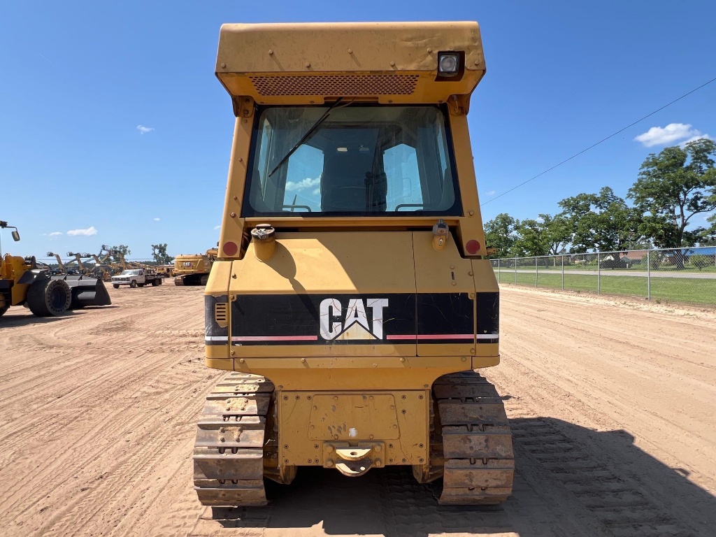 TOPADOR FRONTAL CATERPILLAR D3
