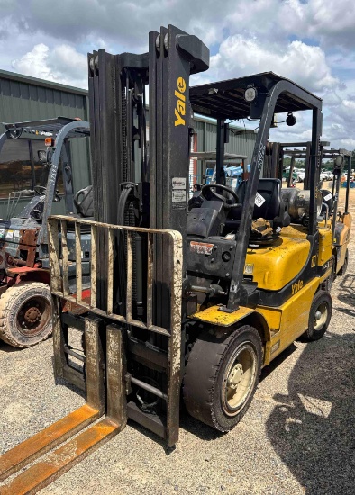 YALE STRAIGHT MAST FORKLIFT
