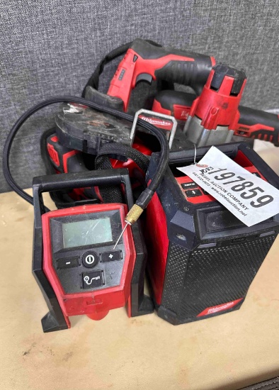 SET OF MILWAUKEE TOOLS