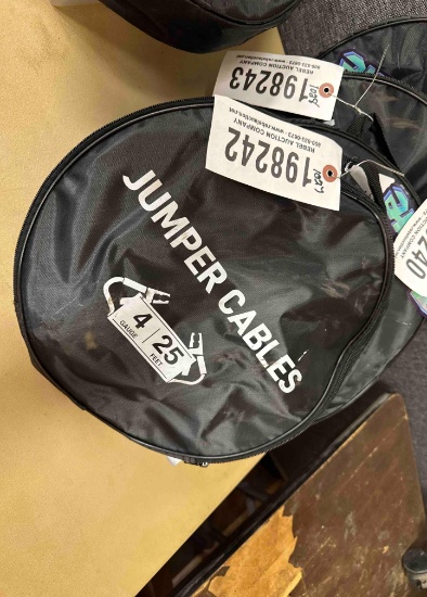 UNUSED FUTURE 4 GAUGE 25' JUMPER CABLES