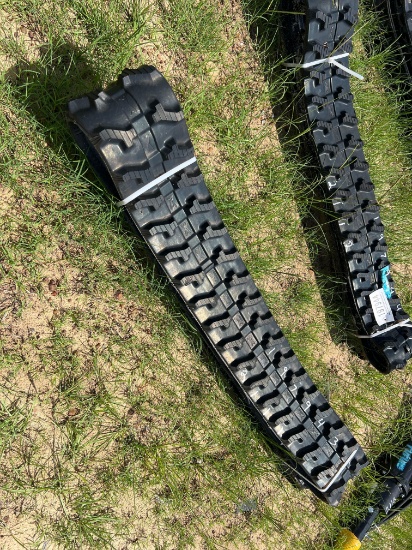 UNUSED FUTURE PAIR OF MINI 7" RUBBER TRACKS