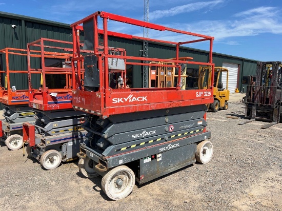 SKYJACK SJIII 3219 ELECTRIC SCISSOR LIFT