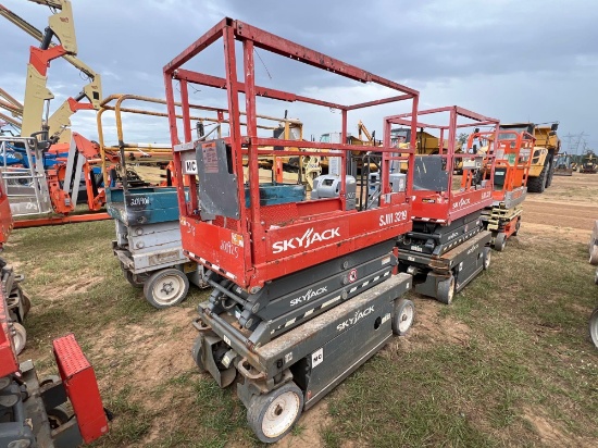 2018 SKYJACK SJIII3219 ELECTRIC SCISSOR LIFT