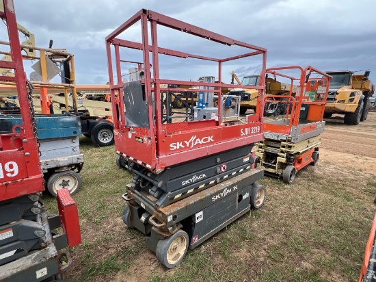 2018 SKYJACK SJIII 3219 ELECTRIC SCISSOR LIFT