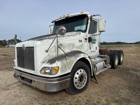 2004 INTERNATIONAL 9400 T/A DAY CAB ROAD TRACTOR