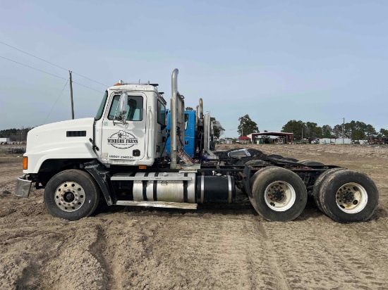 2010 MACK CH613 T/A DAY CAB ROAD TRACTOR