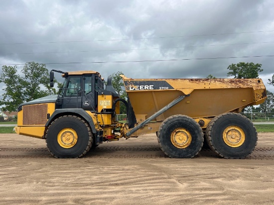 2019 John Deere 370e 6x6 Off Road Dump Truck