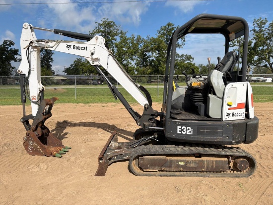 2016 Bobcat E32i Excavator