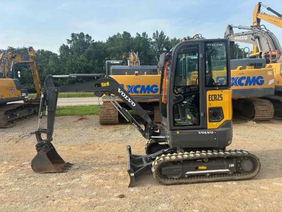 2022 Volvo Ecr25 Electric Excavator