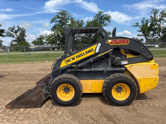 2015 New Holland L228 Skid Steer
