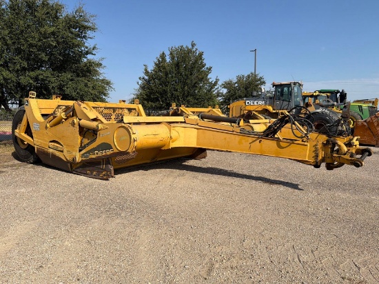 2014 John Deere 2112e Pull Type Dirt Pan