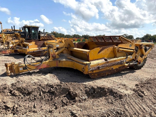 2004 JOHN DEERE 1812C PULL-TYPE DIRT PAN