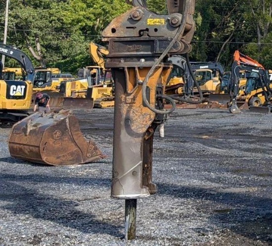 BTI HYDRAULIC HAMMER BREAKER