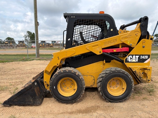 2016 CATERPILLAR 242D SKID STEER