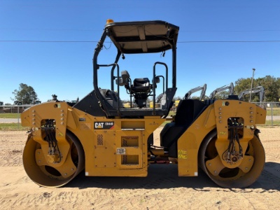 2015 Caterpillar Cb44b Double Drum Roller
