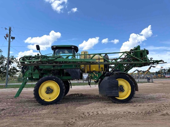 John Deere R4030 Self-Propelled Sprayer