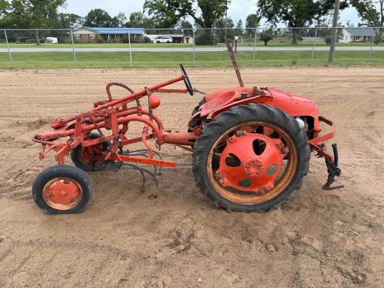 ALLIS CHALMERS G TRACTOR