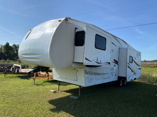 2007 Coachmen Chaparral 33' Gooseneck Camper