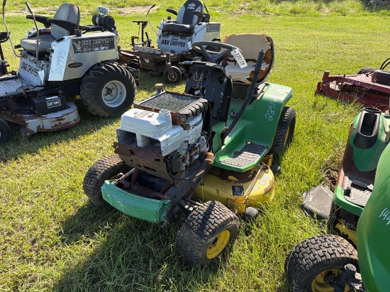 (Inop) John Deere Riding Lawn Mower