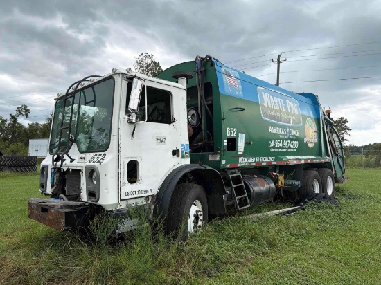 2009 MACK MRU613 TRASH COMPACTOR TRUCK