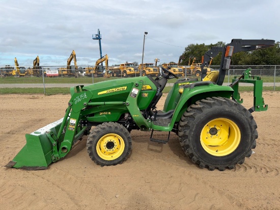 John Deere 3032e Tractor