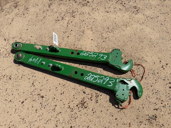 (2) LIFT ARMS OF CAT 3 JOHN DEERE